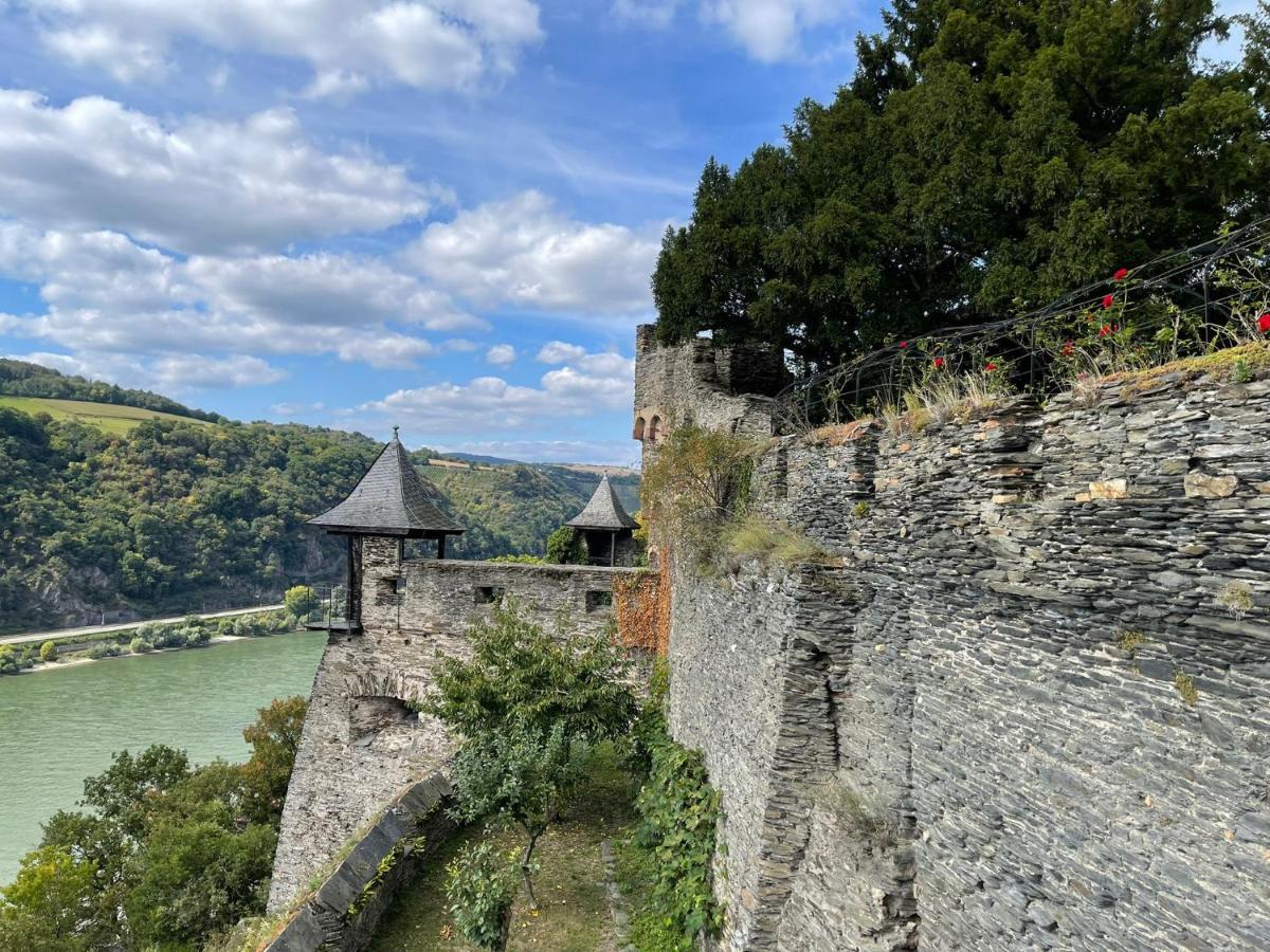 Burg Gutenfels Kaub Buitenkant foto